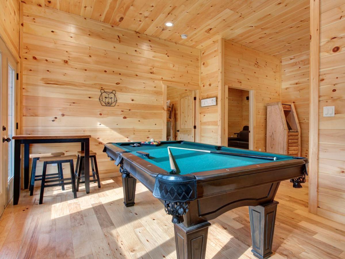 Gatlinburg Escape, 5 Bedrooms, Hot Tub, Arcade, Game Room, Sleeps 16 Exterior foto