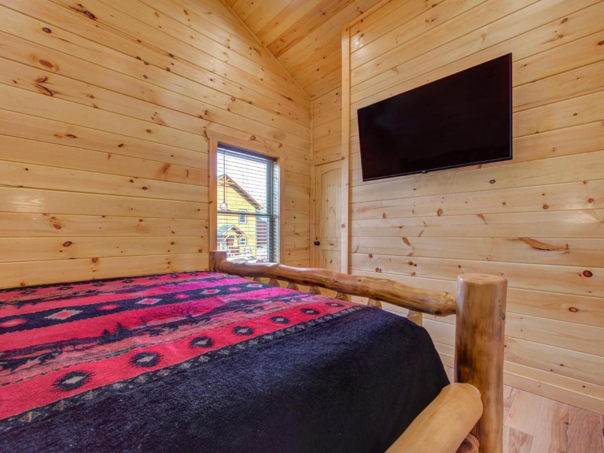Gatlinburg Escape, 5 Bedrooms, Hot Tub, Arcade, Game Room, Sleeps 16 Exterior foto