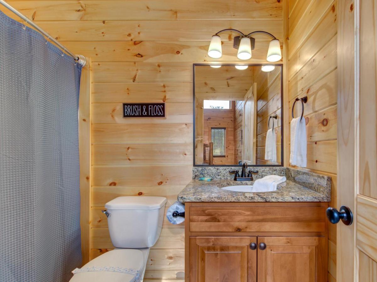 Gatlinburg Escape, 5 Bedrooms, Hot Tub, Arcade, Game Room, Sleeps 16 Exterior foto